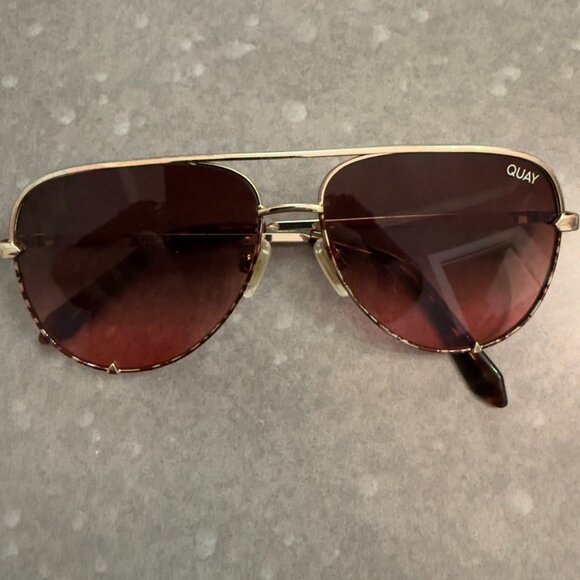 Quay High Key Mini Aviator Sunglasses – Gold Frame / Gradient Brown Lenses - Picture 3 of 12